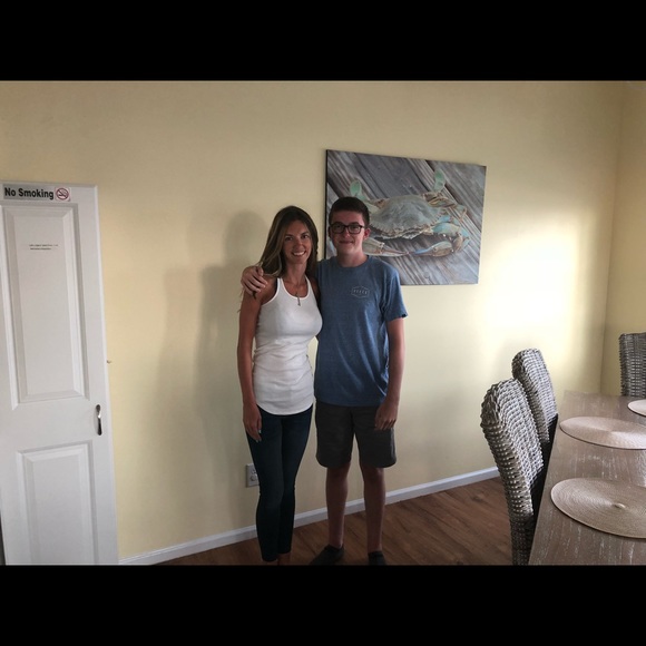 Meet your Posher, Beth - Picture 2 of 2